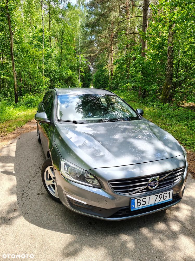 Volvo V60 D2 Drive-E Kinetic - 1