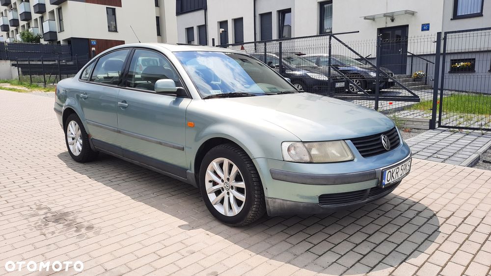 Volkswagen Passat - 4