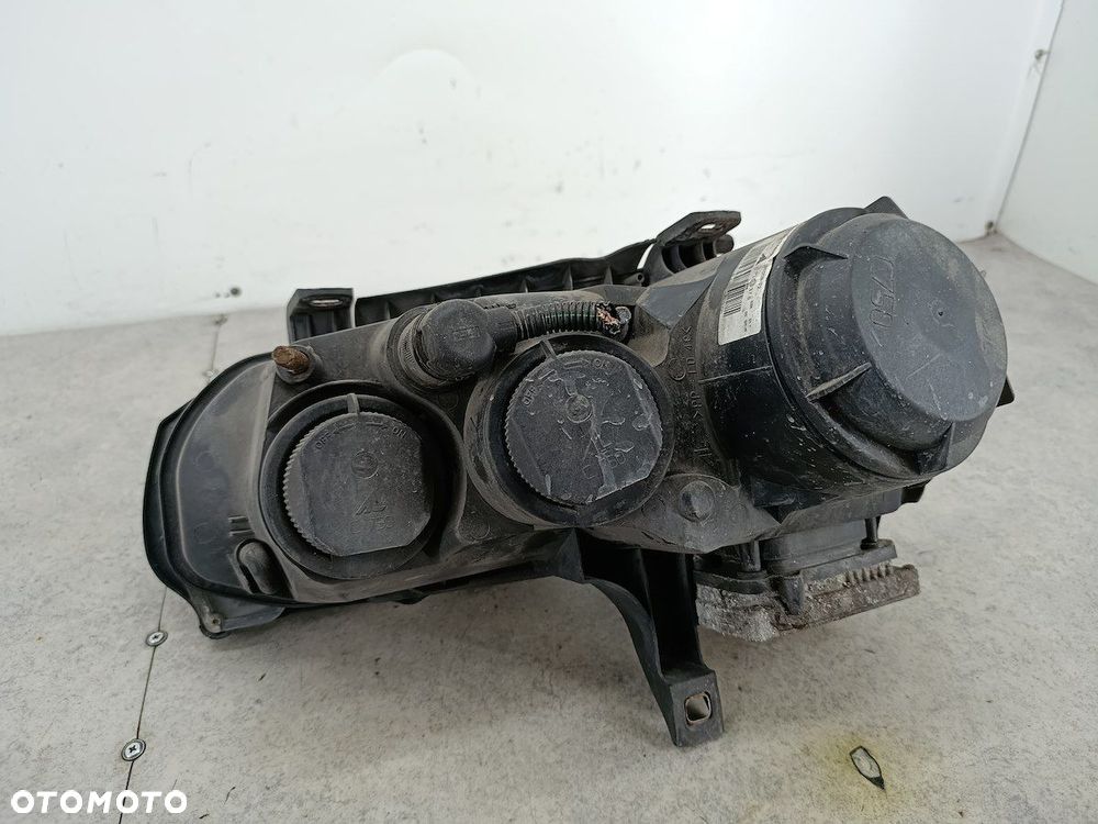 LAMPA PRZÓD PRAWA XENON ALFA ROMEO 159 60683987 1307329123  AL - 8