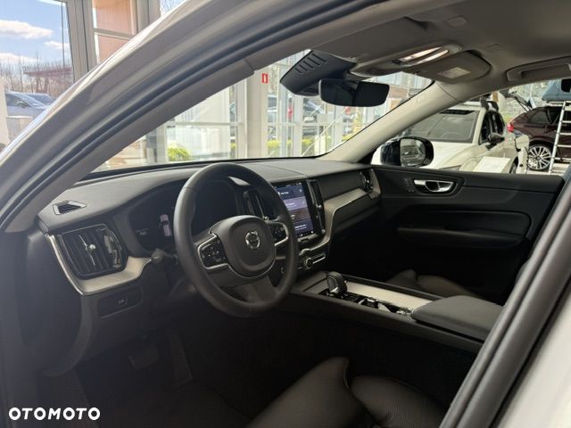 Volvo XC 60 B5 B AWD Plus Dark - 21