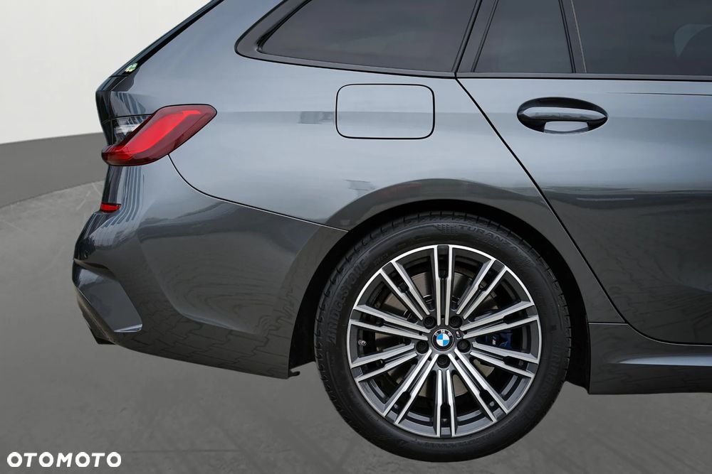 BMW Seria 3 330i M Sport sport - 13