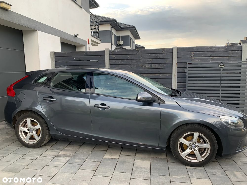 Volvo V40 D2 Momentum - 2