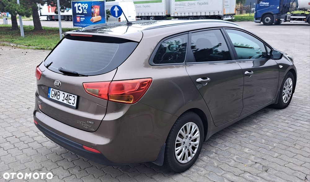 Kia Ceed - 4
