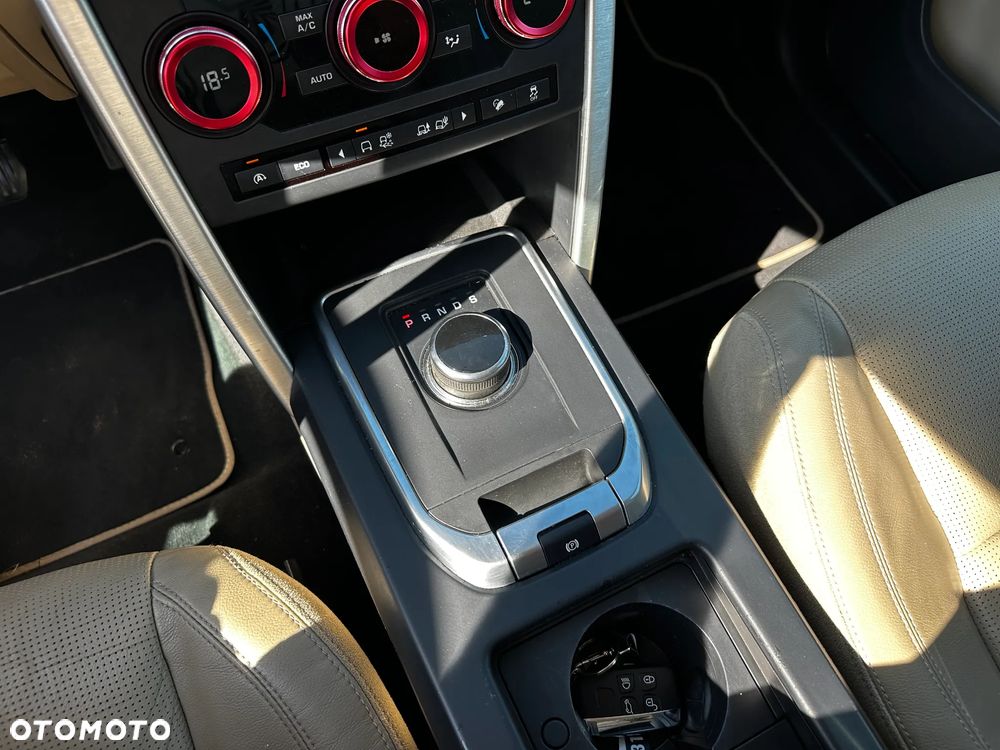 Land Rover Discovery Sport - 16