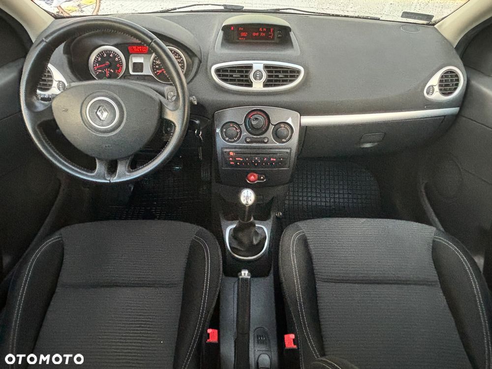 Renault Clio 1.2 16V Alize - 11