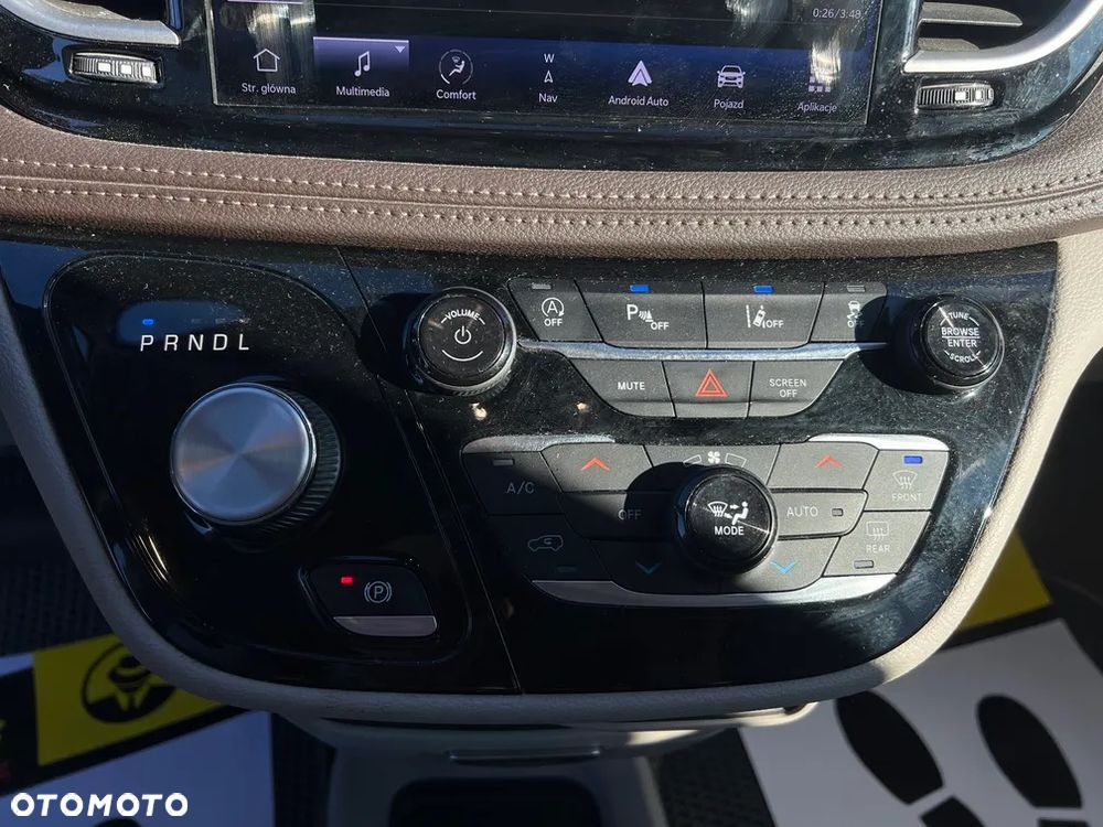 Chrysler Pacifica - 19