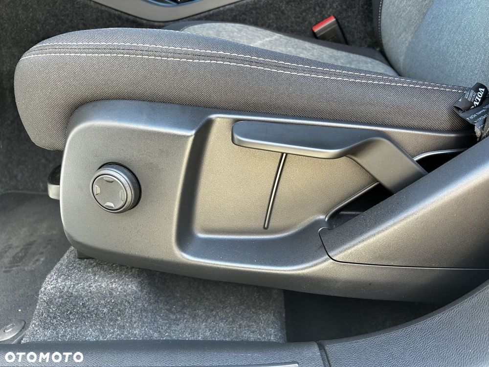 Volvo XC 40 - 18