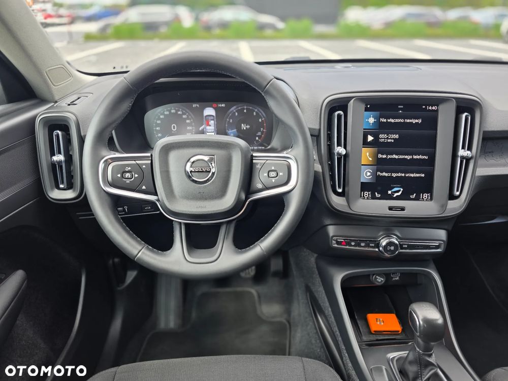 Volvo XC 40 T3 Momentum Pro - 34