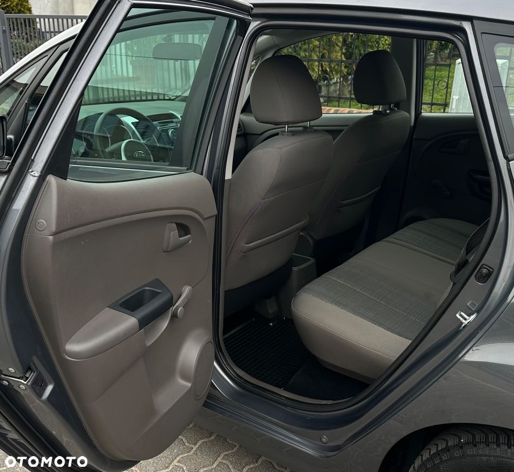 Kia Venga 1.6 M - 10