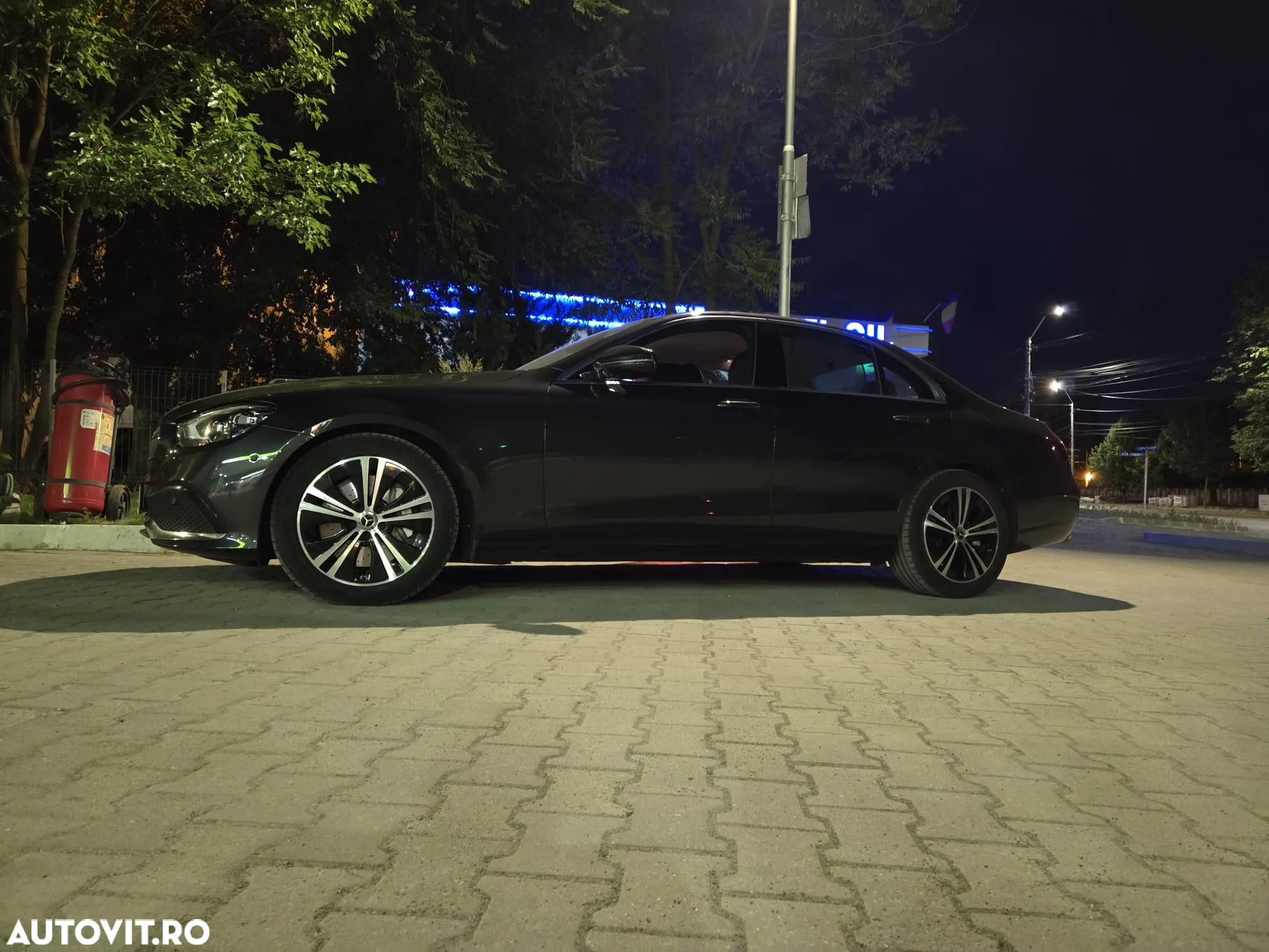 Mercedes-Benz E 400 d 4Matic T 9G-TRONIC - 4