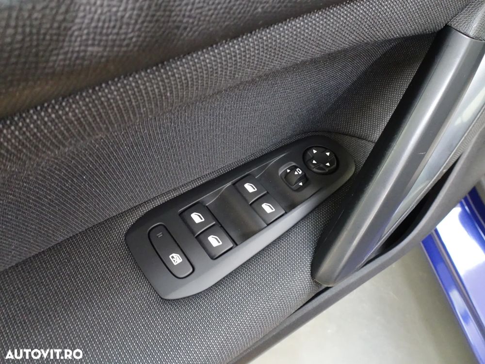 Peugeot 308 1.2 L PureTech Turbo S&S Allure - 22