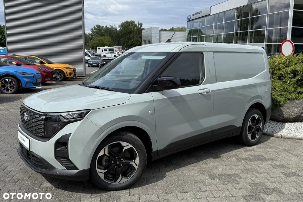 Ford E-Transit Courier Van - 3