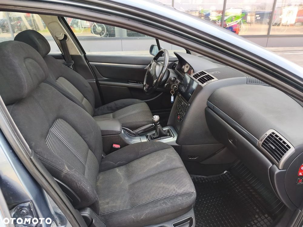 Peugeot 407 - 12