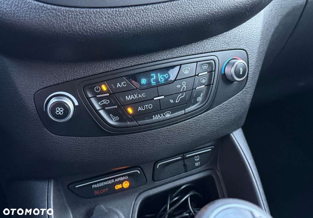 Ford Tourneo Courier - 27