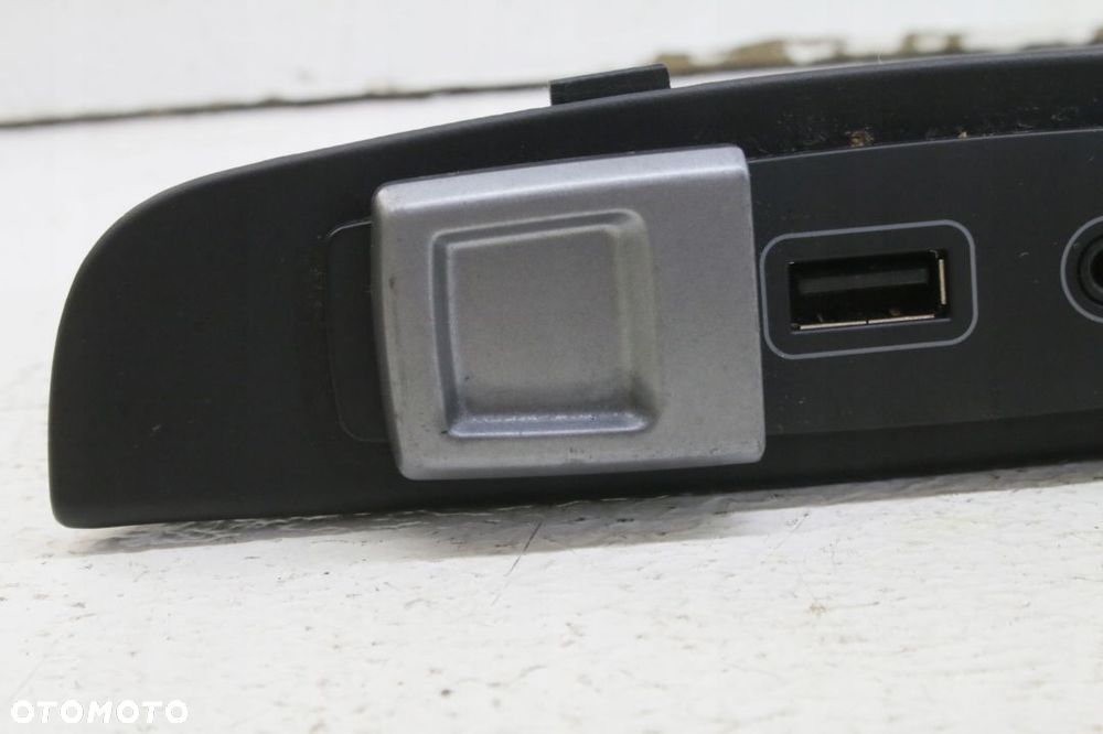 Gniazdo USB Aux Leon 2 LIFT 1P0035726A - 5
