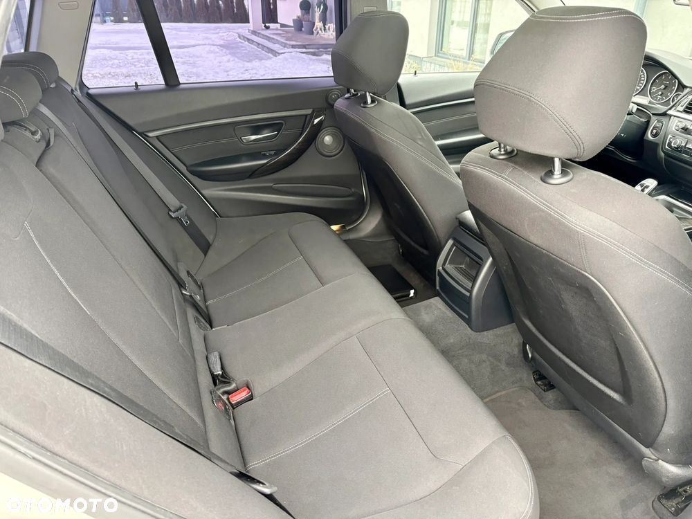BMW Seria 3 335d xDrive Sport-Aut Sport Line - 19