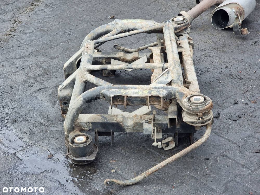 BELKA / SANKI TYŁ MASERATI GRANTURISMO S - 3