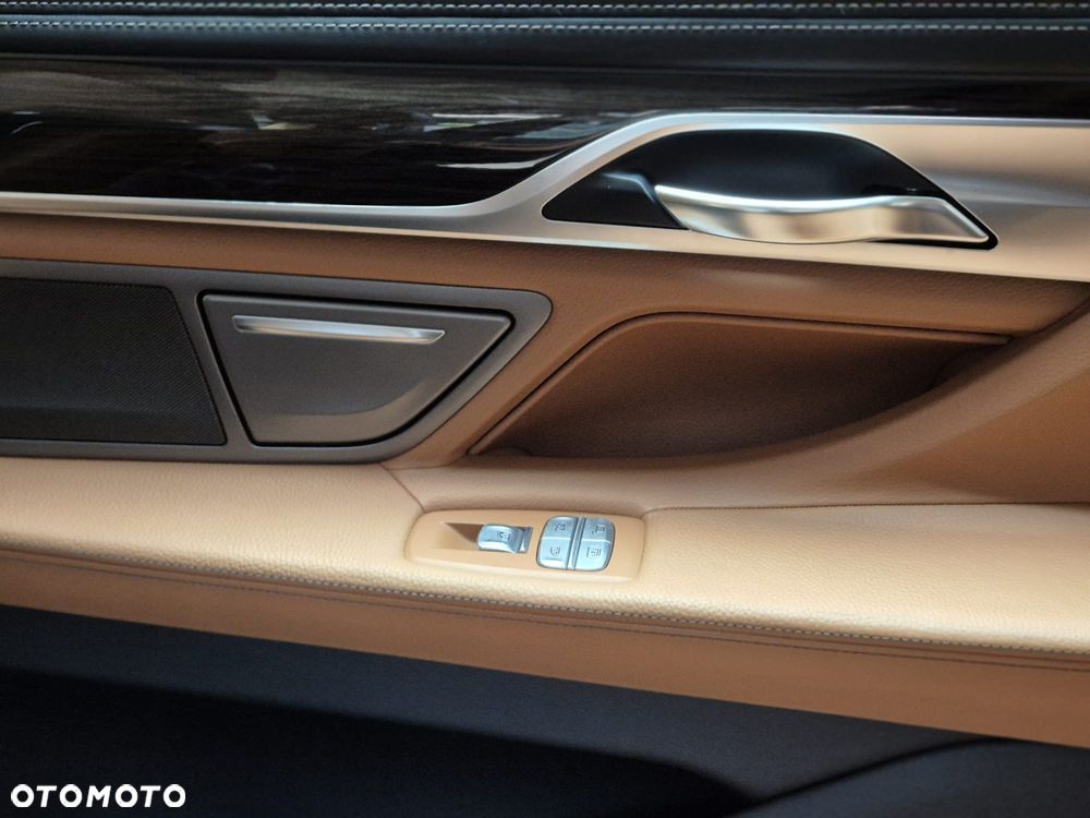 BMW Seria 7 - 25