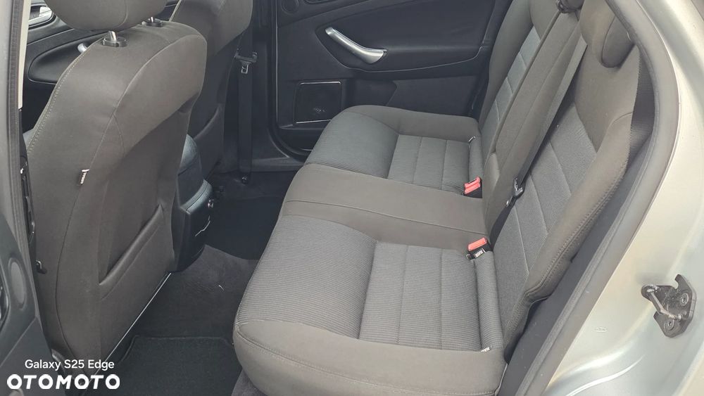 Ford Mondeo 2.0 FF Titanium - 19