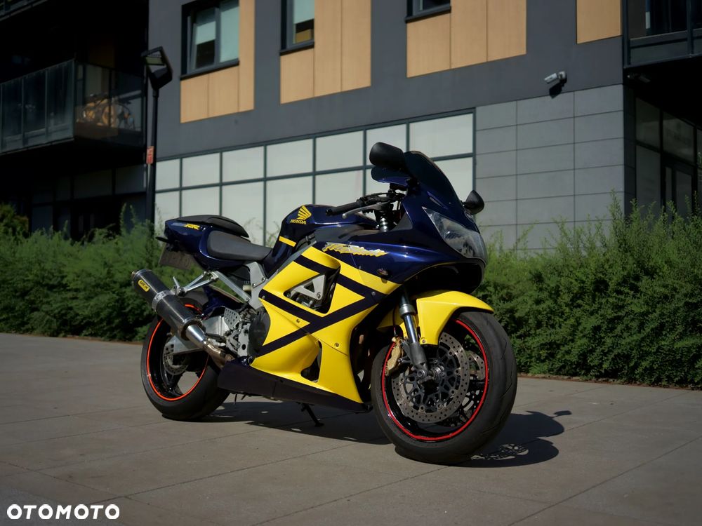 Honda CBR - 1
