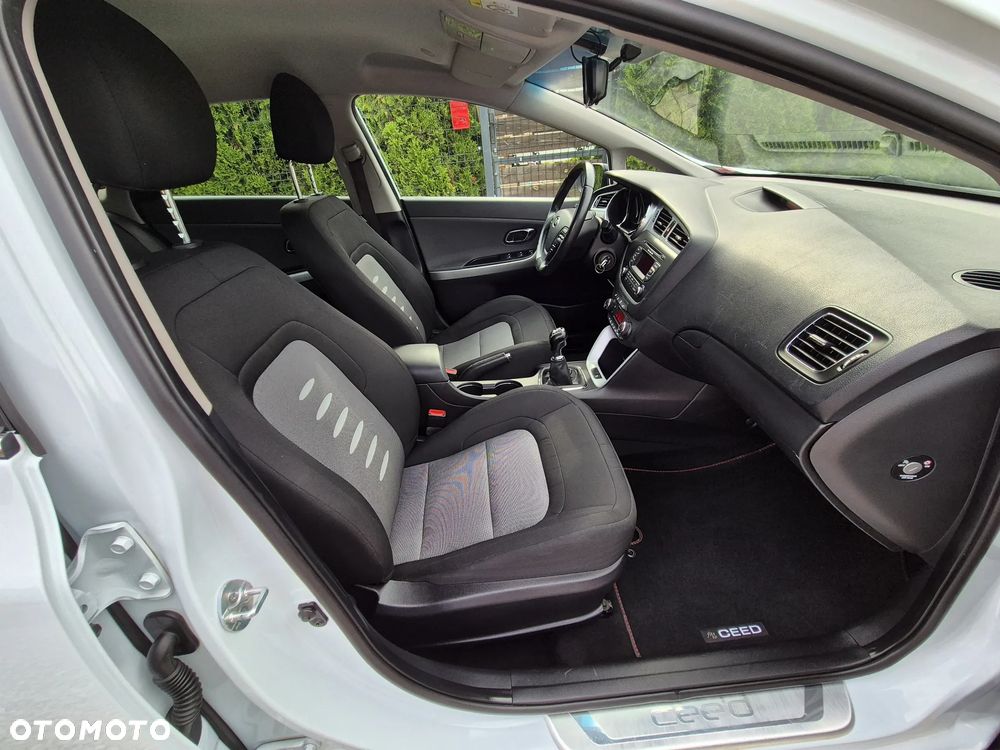 Kia Ceed 1.6 GDI Fifa World Cup Edition - 29