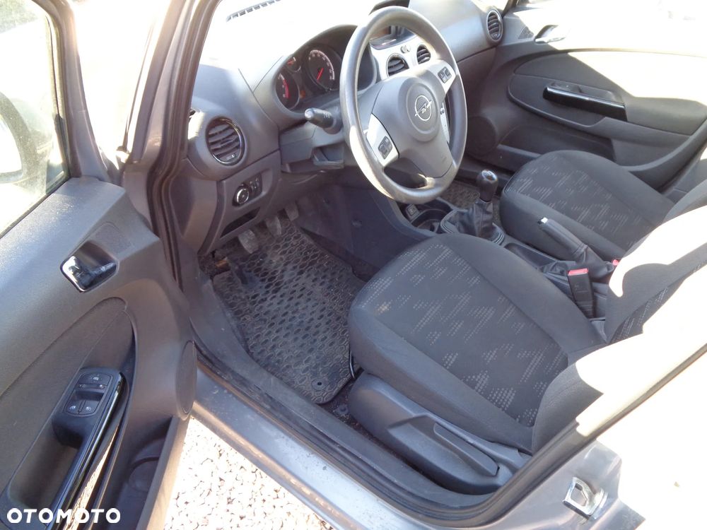 Opel Corsa 1.2 16V Cosmo - 12