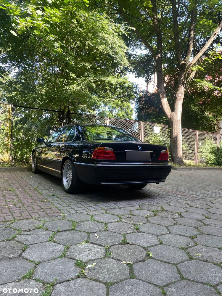 BMW Seria 7 740i - 37