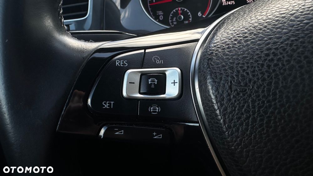 Volkswagen Golf Variant 1.6 TDI BMT Highline DSG - 24
