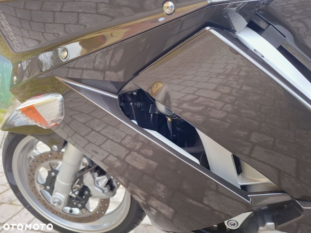 Yamaha FJR - 32