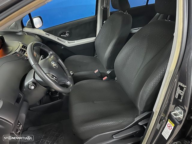 Toyota Yaris 1.0 VVT-i Comfort+P.Style - 10