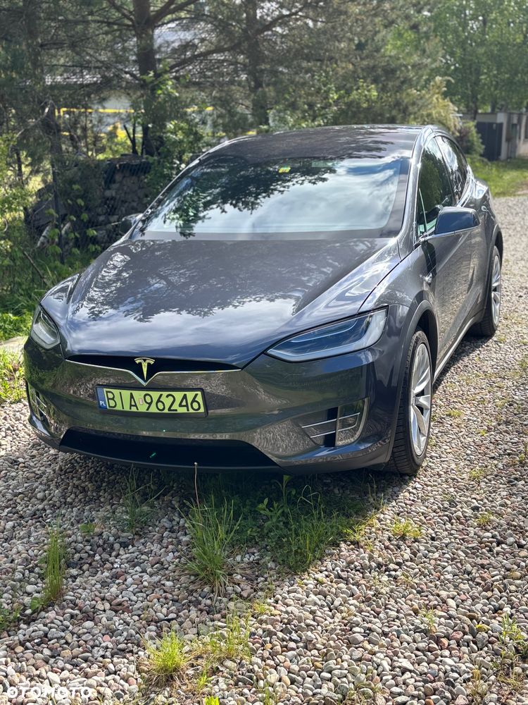 Tesla Model X - 1