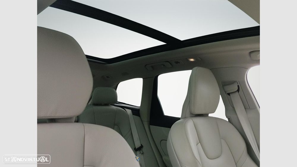 Volvo XC 60 2.0 T6 PHEV Plus Dark AWD - 16