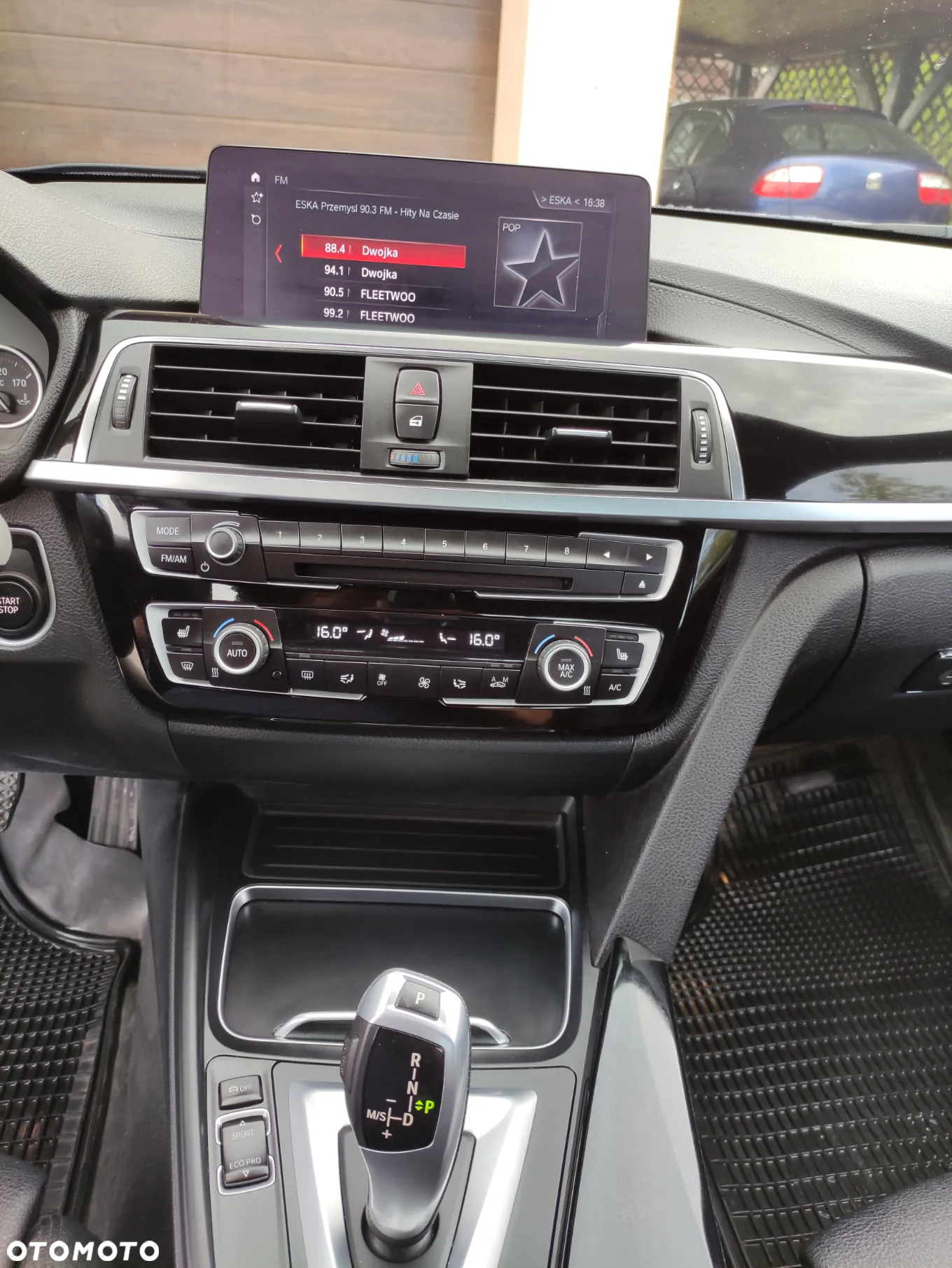 BMW Seria 3 330i Touring Sport Line - 13