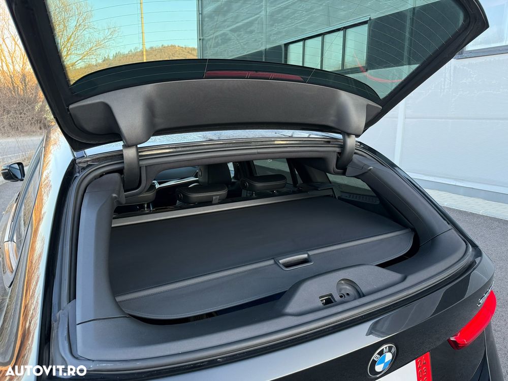 BMW Seria 3 320d Aut. Sport Line - 29