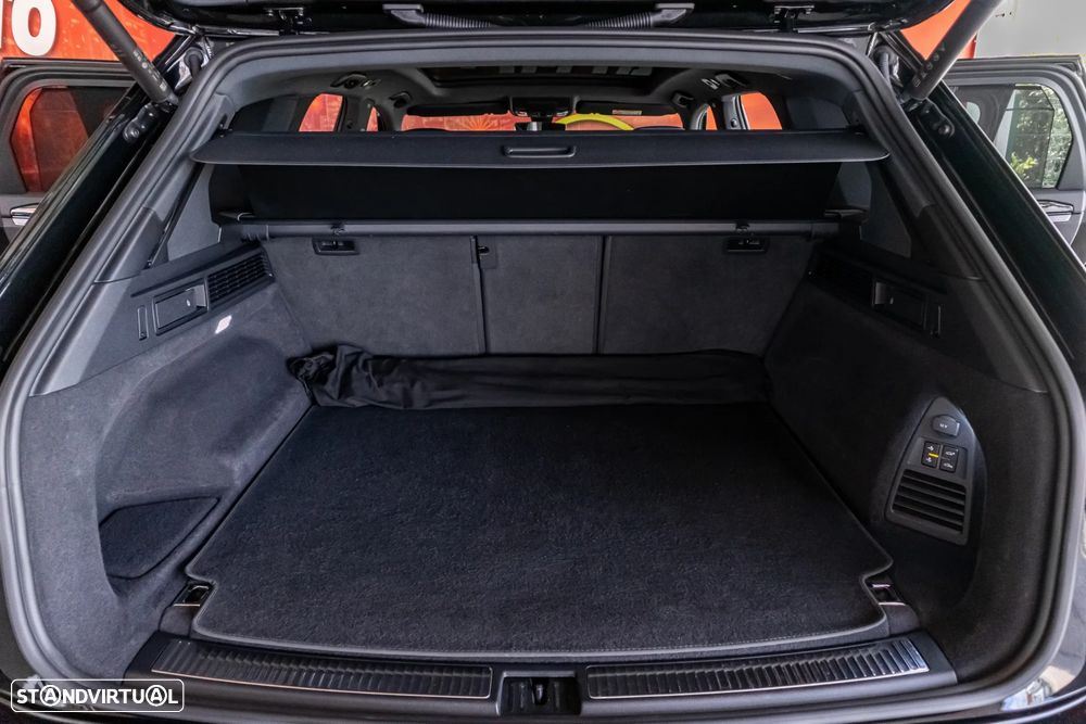 VW Touareg 3.0 TSI e-Hybrid R - 35