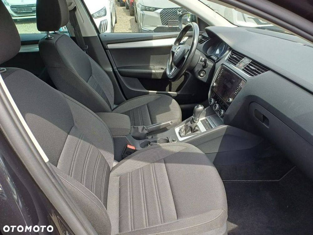 Skoda Octavia 1.6 TDI DSG Clever - 11