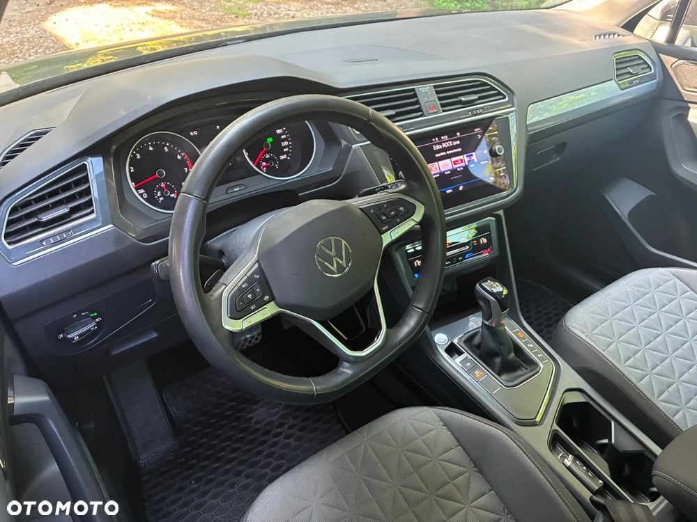 Volkswagen Tiguan - 16