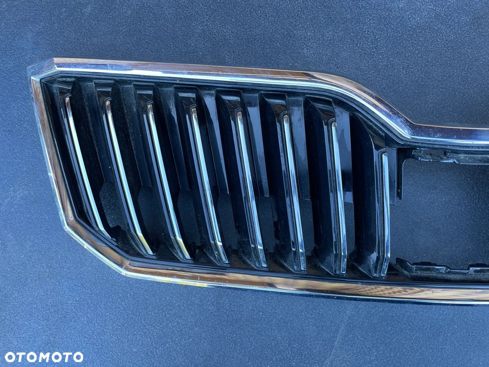 SKODA SUPERB III 3 15-19 ATRAPA GRILL ZDERZAKA PRZÓD 3V0853653B - 3