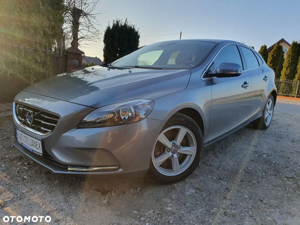 Volvo V40 D4 Drive-E Momentum - 11