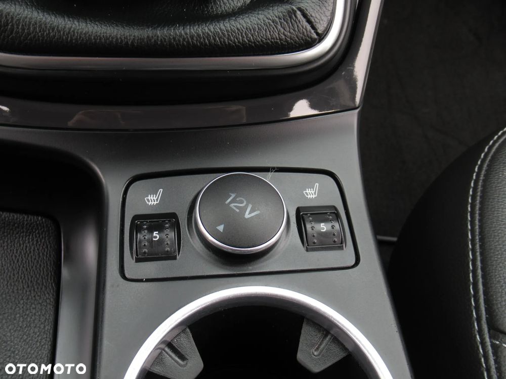 Ford Kuga 1.6 EcoBoost 2x4 Titanium - 32