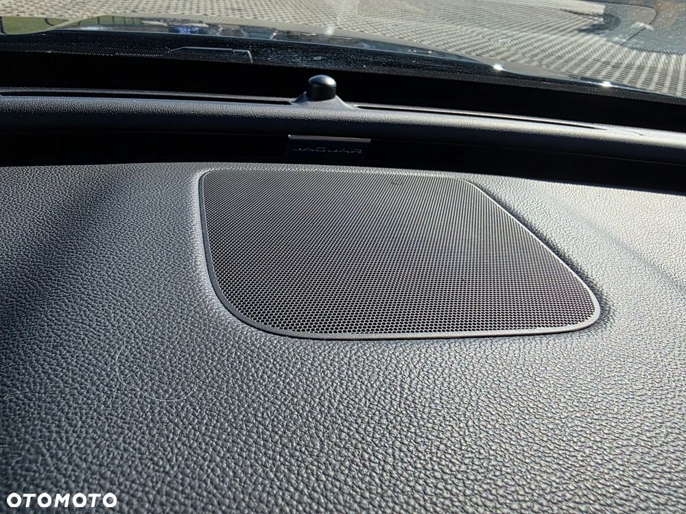 Jaguar XE E-Performance Pure - 29