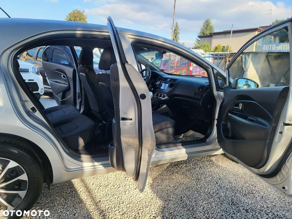 Kia Rio - 23