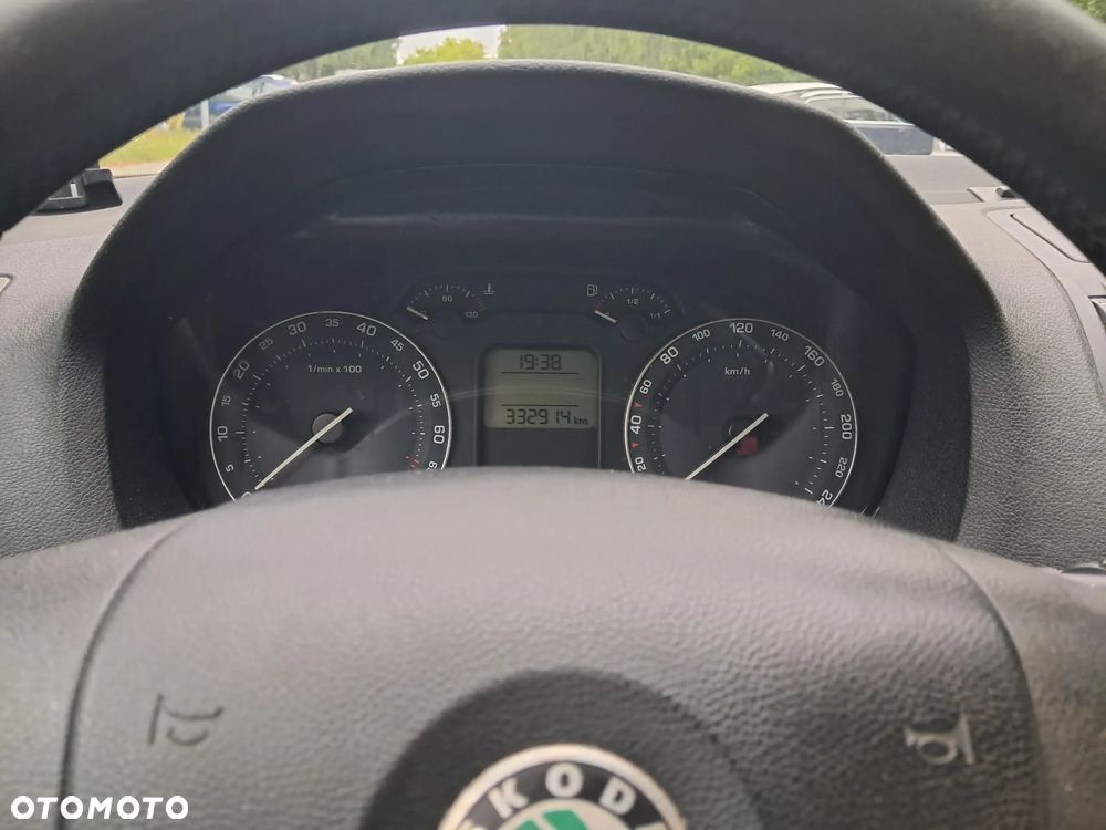 Skoda Octavia 1.6 Ambiente - 5