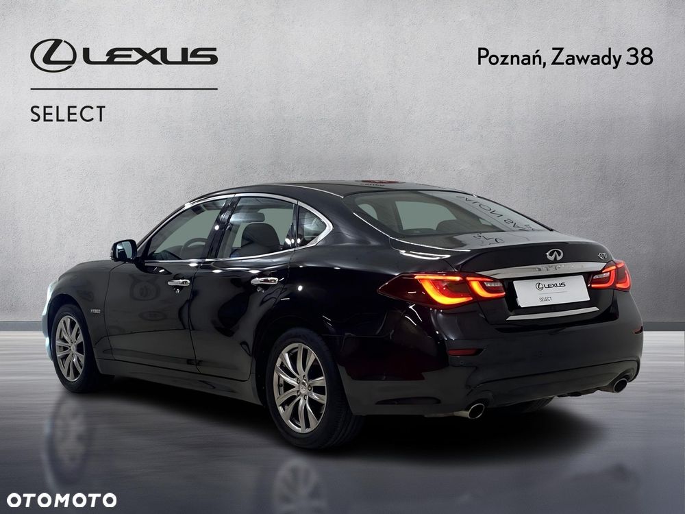 Infiniti Q70 - 9