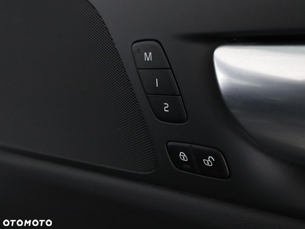 Volvo V60 B4 D Plus Dark - 38