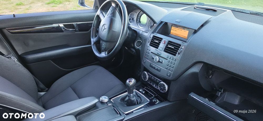 Mercedes-Benz Klasa C 180 Kompressor BlueEFFICIENCY Avantgarde - 8
