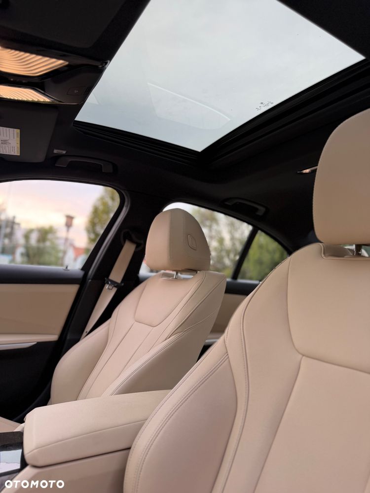 BMW Seria 3 330i xDrive Luxury Line - 16