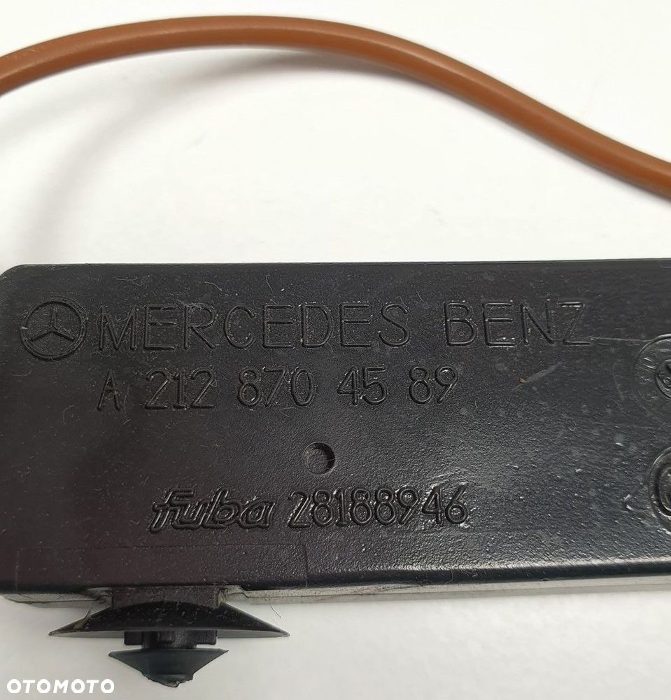 WZMACNIACZ ANTENY MERCEDES W212 A2128704589 - 2