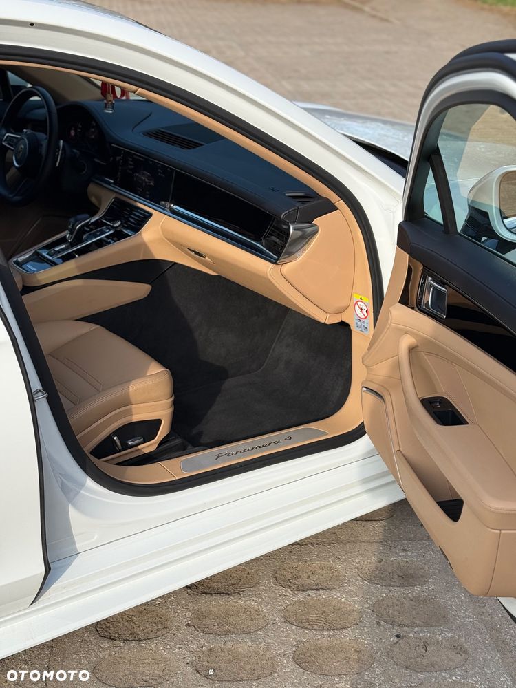 Porsche Panamera 4 - 29