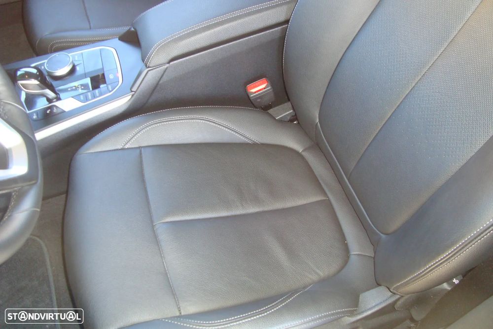 BMW 118 i Line Sport Auto - 24